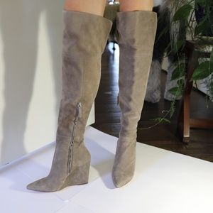 NWOT POUR LA VICTORIE BEIGE OVER-THE-KNEE SUEDE BOOTS